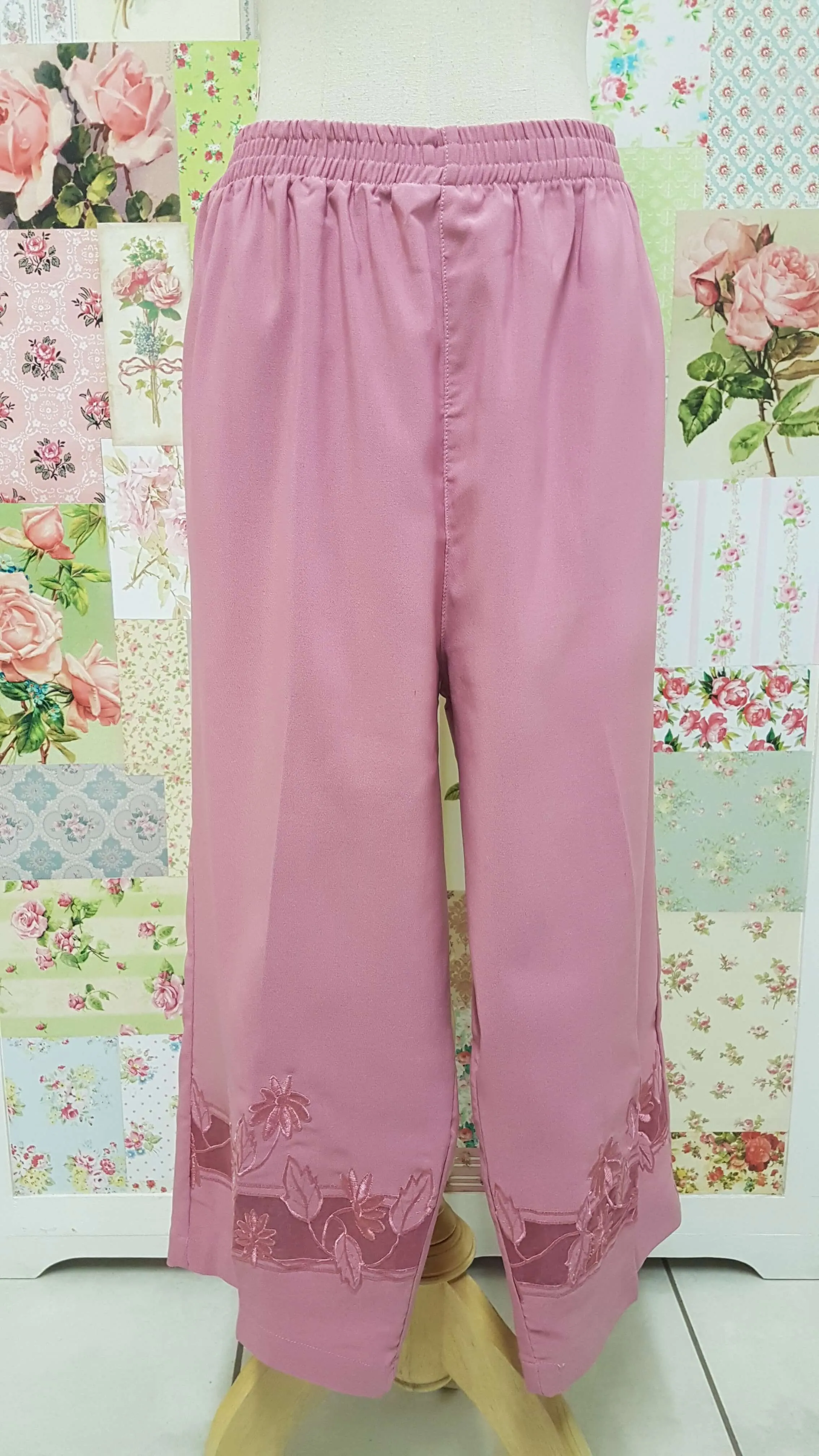 3/4 Pink Pants BK0381