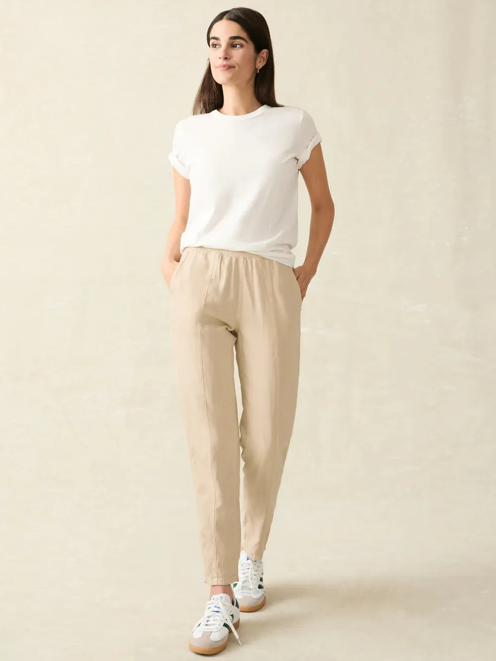 Arlie Pant in Safari