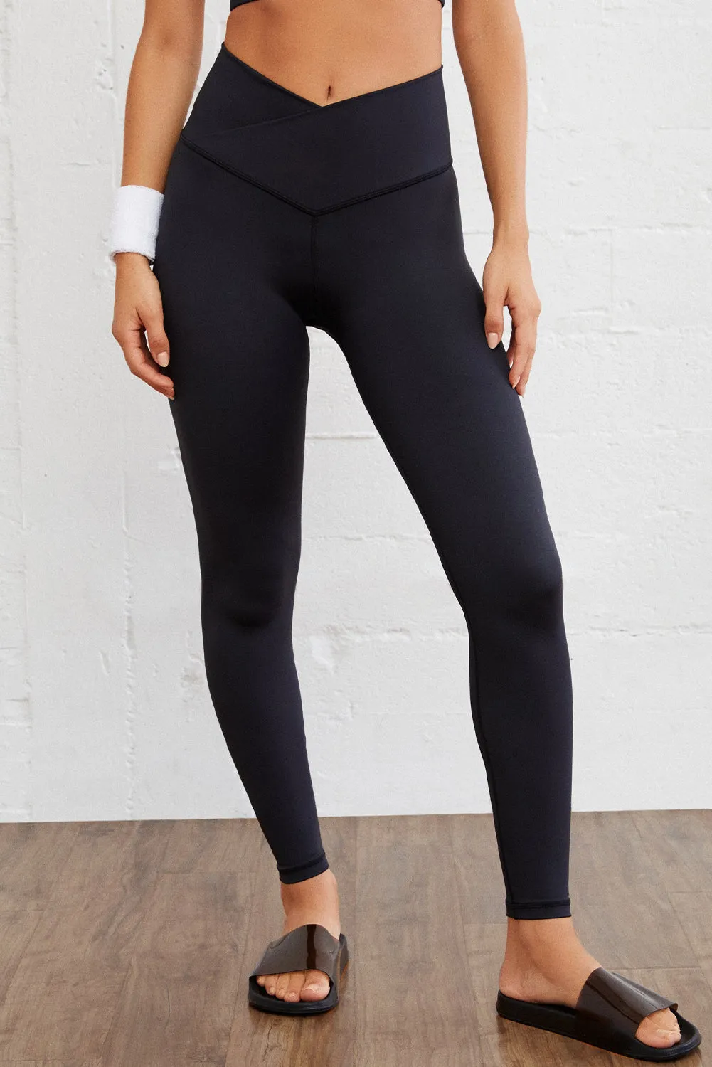 Black Arched Waist Seamless Workout/Yoga Active Leggings