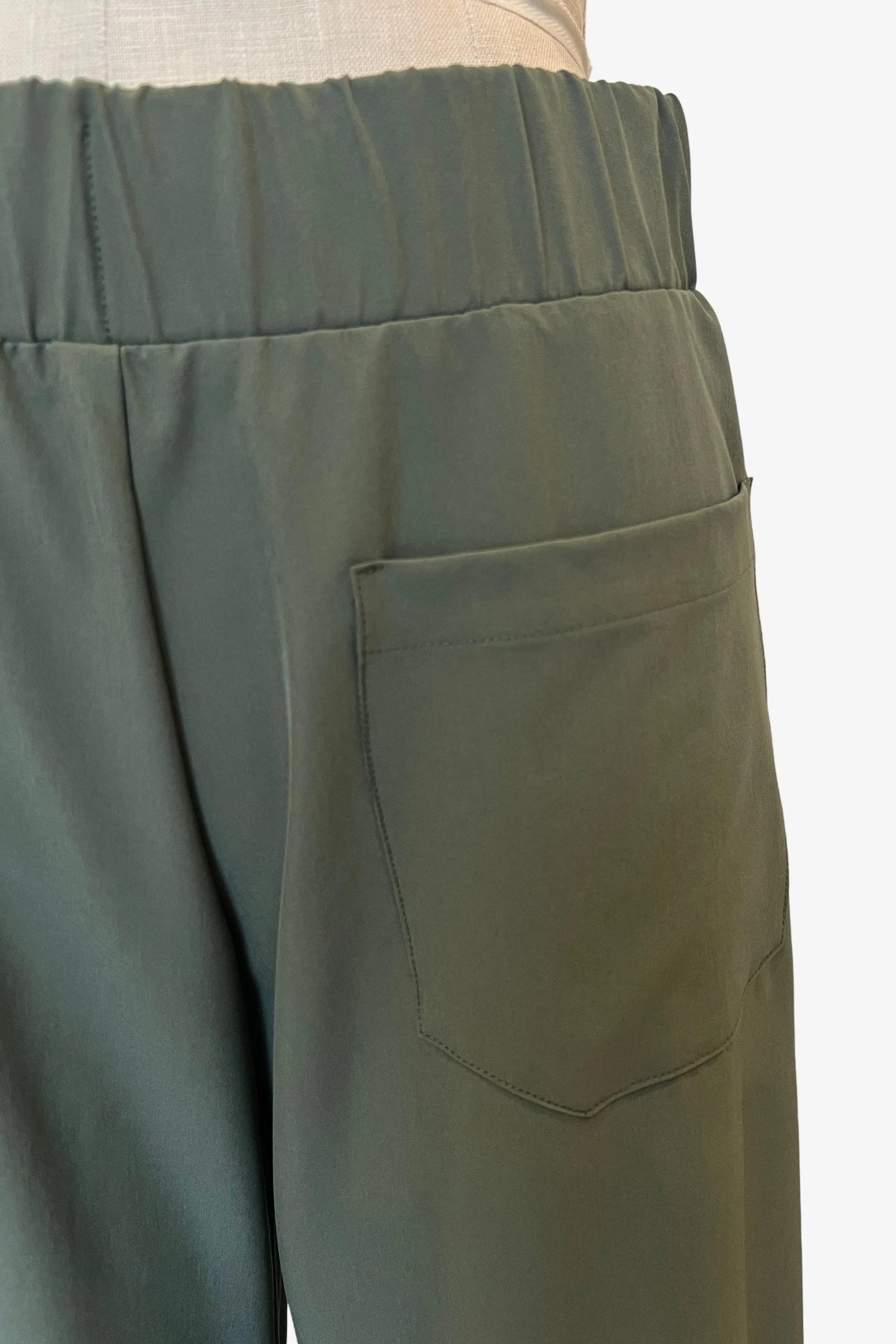 Hepburn Trousers 2.0 | Olive Techno